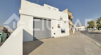 Nave industrial en venta – Avda. Tomasetti, Lebrija