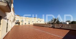 Piso con piscina comunitaria y garaje – Zona La Harinera, Las Cabezas de San Juan