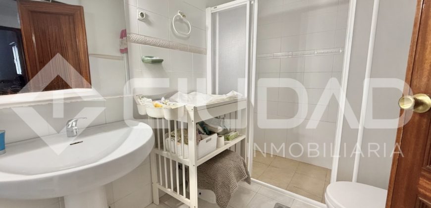 Vivienda con local comercial – Avda. Tomasetti, Lebrija