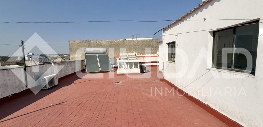Vivienda con local comercial – Avda. Tomasetti, Lebrija