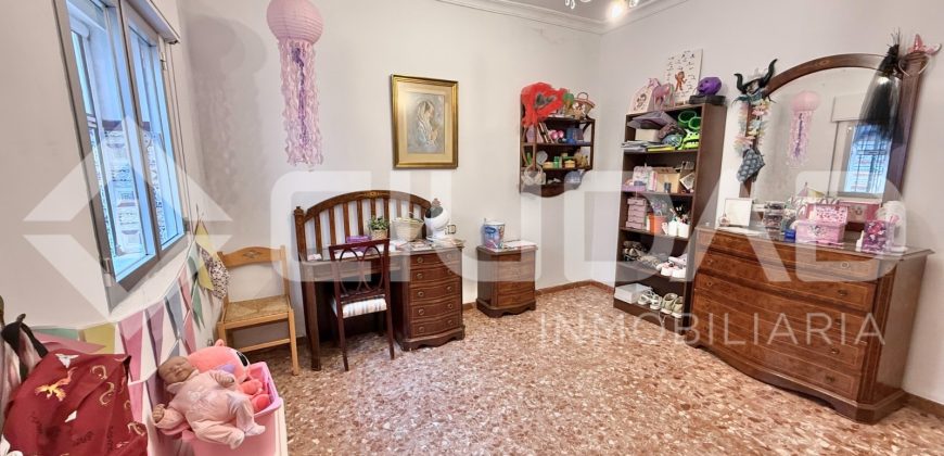 Vivienda con local comercial – Avda. Tomasetti, Lebrija