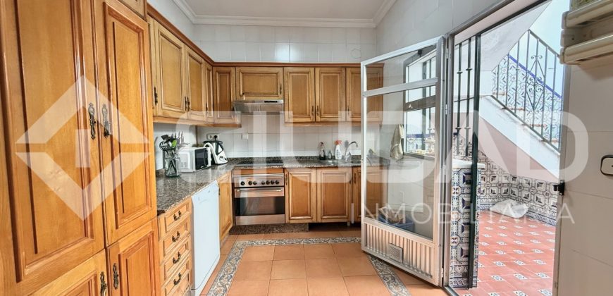 Vivienda con local comercial – Avda. Tomasetti, Lebrija