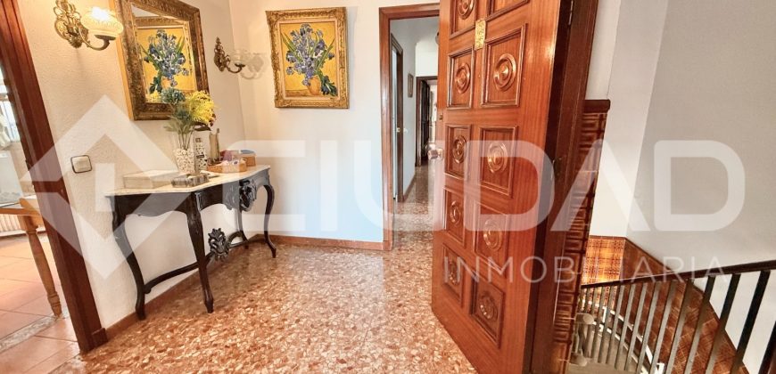 Vivienda con local comercial – Avda. Tomasetti, Lebrija