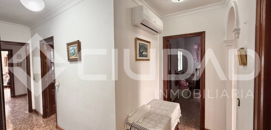 Vivienda con local comercial – Avda. Tomasetti, Lebrija