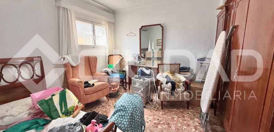 Vivienda con local comercial – Avda. Tomasetti, Lebrija