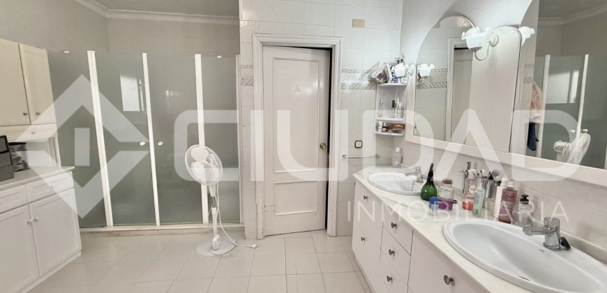 Vivienda con local comercial – Avda. Tomasetti, Lebrija