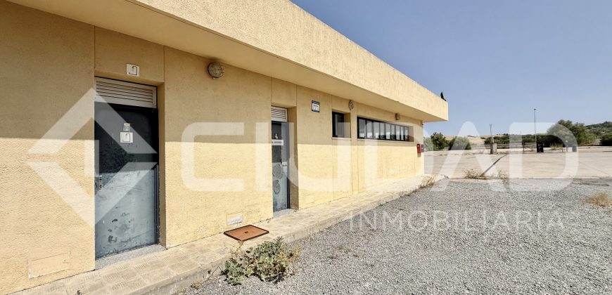 Estación de servicio en pleno funcionamiento, ubicada en zona N-IV