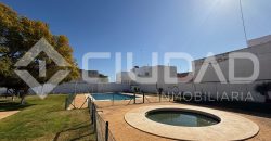 Piso con piscina comunitaria y garaje – Zona La Harinera, Las Cabezas de San Juan