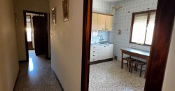 OPORTUNIDAD DE INVERSION AMPLIO LOCAL CON VIVIENDA EN PLANTA ALTA