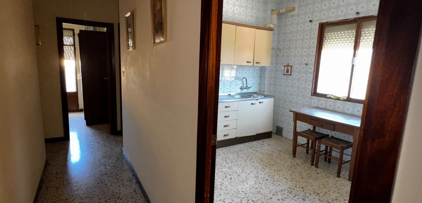 OPORTUNIDAD DE INVERSION AMPLIO LOCAL CON VIVIENDA EN PLANTA ALTA
