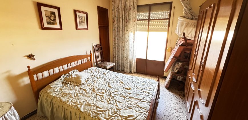 OPORTUNIDAD DE INVERSION AMPLIO LOCAL CON VIVIENDA EN PLANTA ALTA