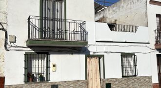 CASA ADOSADA EN AVDA. BLAS INFANTE, EL VISO DEL ALCOR