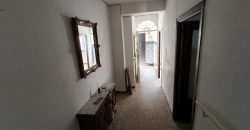 Oportunidad de casa con dos viviendas en calle Alegría !