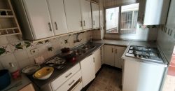 Oportunidad de casa con dos viviendas en calle Alegría !