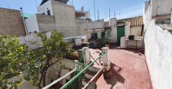 Oportunidad de casa con dos viviendas en calle Alegría !