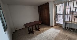 Oportunidad de casa con dos viviendas en calle Alegría !