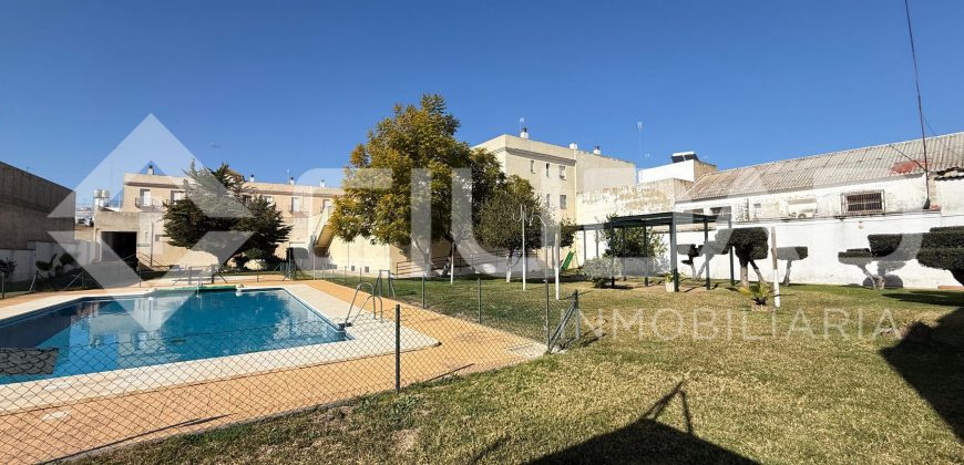 Piso con piscina comunitaria y garaje – Zona La Harinera, Las Cabezas de San Juan