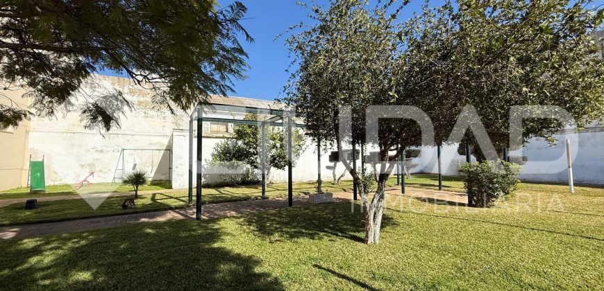 Piso con piscina comunitaria y garaje – Zona La Harinera, Las Cabezas de San Juan