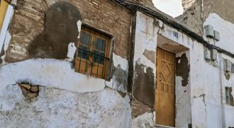 CASA PARA DERRIBO EN CALLE MESONES