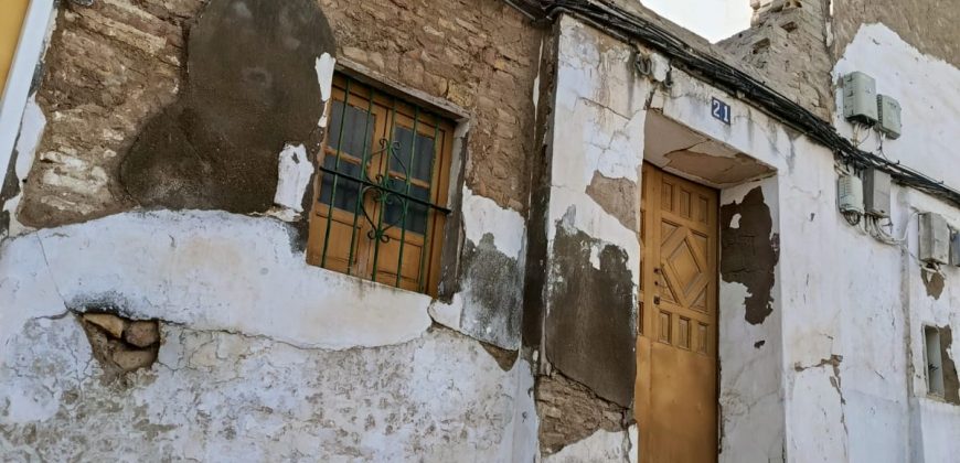 CASA PARA DERRIBO EN CALLE MESONES