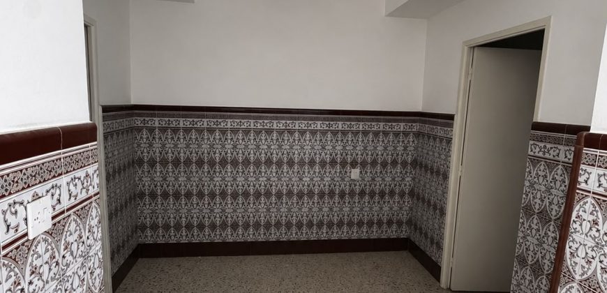 ✨🏡 Vivienda para reformar en Paradas – Gran oportunidad de inversión 🏡✨