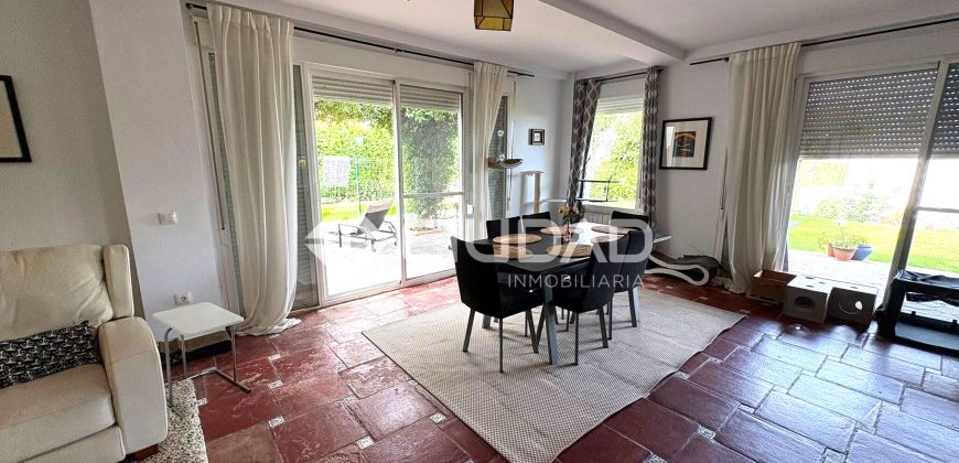 Chalet independiente con piscina en Martín Miguel