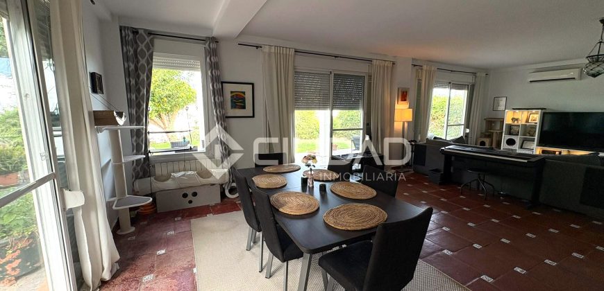 Chalet independiente con piscina en Martín Miguel