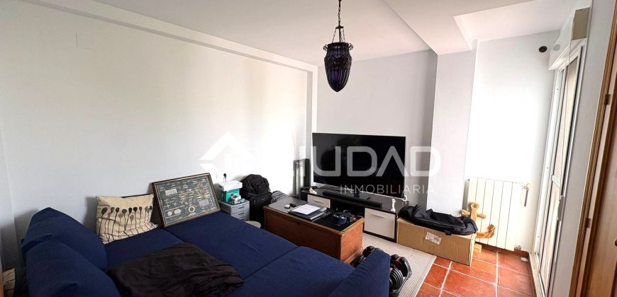 Chalet independiente con piscina en Martín Miguel