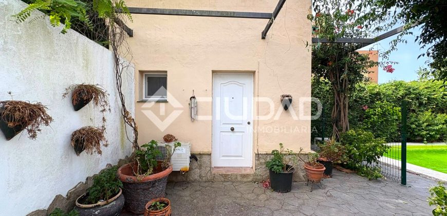 Chalet independiente con piscina en Martín Miguel