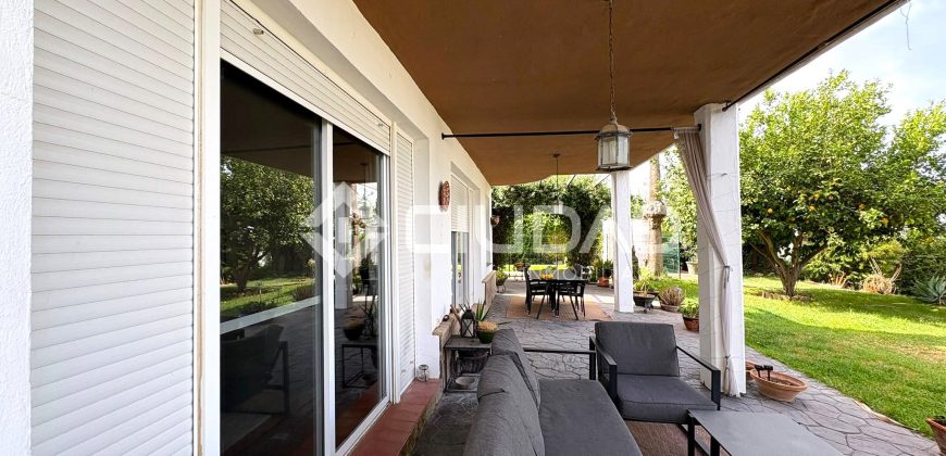 Chalet independiente con piscina en Martín Miguel