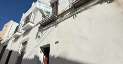 Casa en el Centro: Espacio y Comodidad en Dos Plantas! Calle Cuesta Portillo !