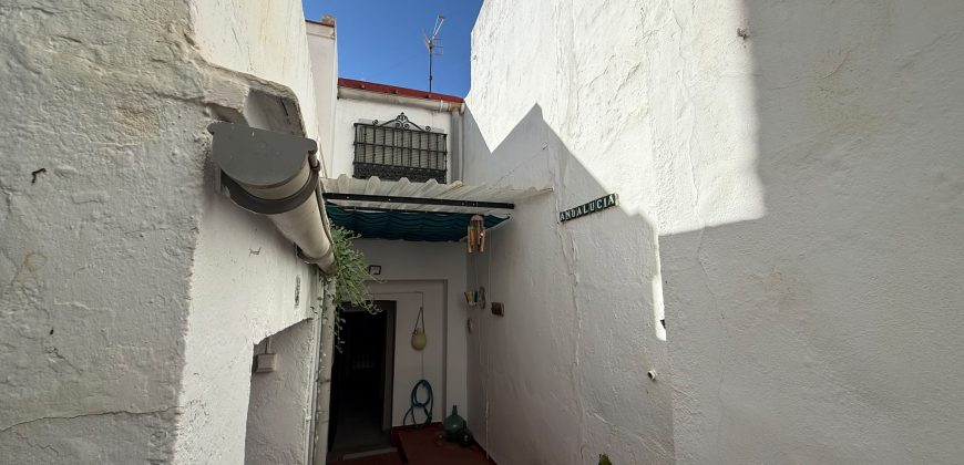 Casa en el Centro: Espacio y Comodidad en Dos Plantas! Calle Cuesta Portillo !