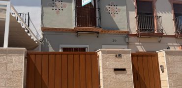 Acogedora Casa en Avenida de Pruna con Espacios Amplios y Confortables!! Morón de la Frontera.