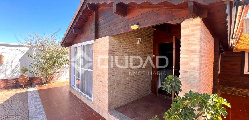 Acogedora casa con terreno y piscina junto a Jaramar – La Jara