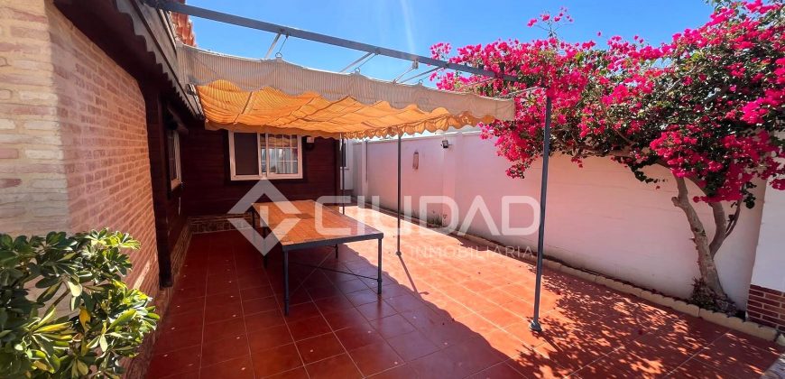 Acogedora casa con terreno y piscina junto a Jaramar – La Jara