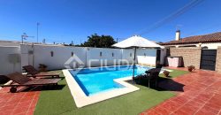 Acogedora casa con terreno y piscina junto a Jaramar – La Jara