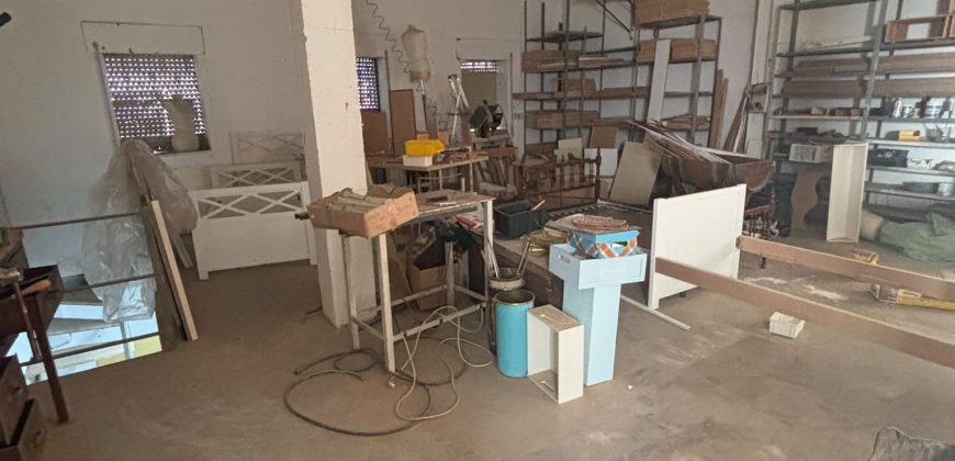 🏡¡VIVIENDA TOTALMENTE DIÁFANA DIVIDIDA EN 3 PLANTAS , ANTIGUA CARPINTERÍA !🏡