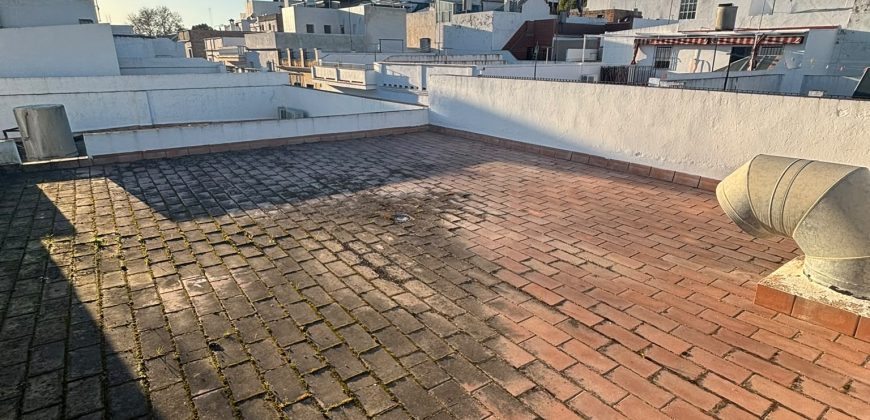 🏡¡VIVIENDA TOTALMENTE DIÁFANA DIVIDIDA EN 3 PLANTAS , ANTIGUA CARPINTERÍA !🏡