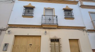 🏡¡VIVIENDA TOTALMENTE DIÁFANA DIVIDIDA EN 3 PLANTAS , ANTIGUA CARPINTERÍA !🏡