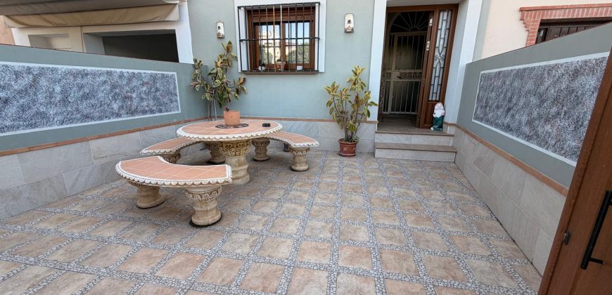 Acogedora Casa en Avenida de Pruna con Espacios Amplios y Confortables!! Morón de la Frontera.