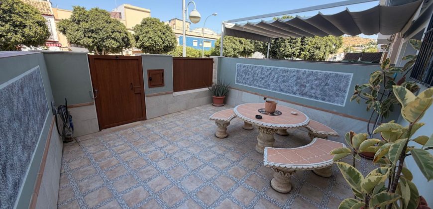 Acogedora Casa en Avenida de Pruna con Espacios Amplios y Confortables!! Morón de la Frontera.