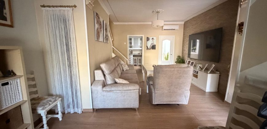 Acogedora Casa en Avenida de Pruna con Espacios Amplios y Confortables!! Morón de la Frontera.