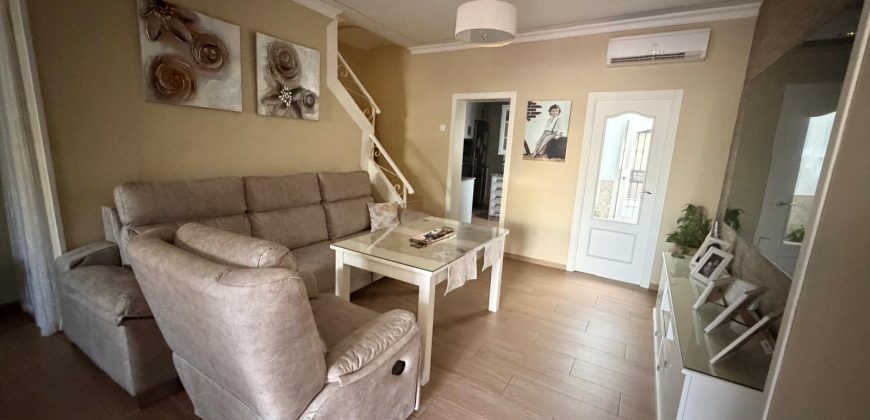 Acogedora Casa en Avenida de Pruna con Espacios Amplios y Confortables!! Morón de la Frontera.