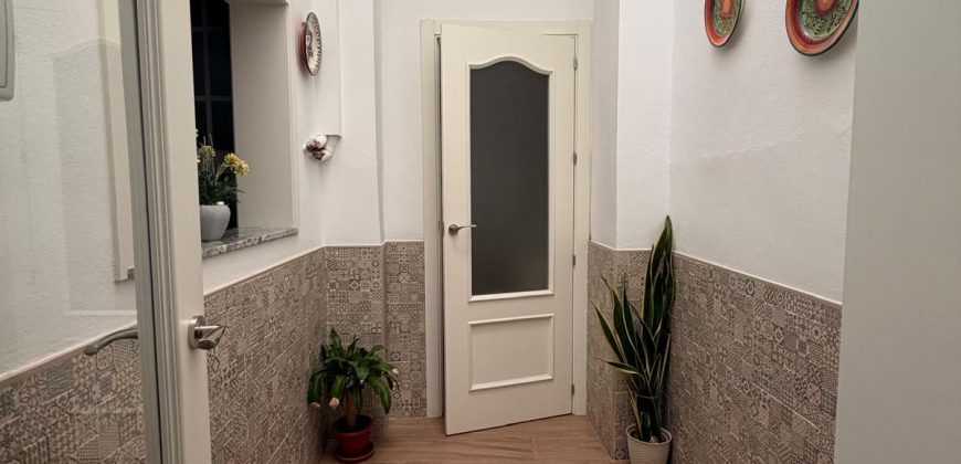 Acogedora Casa en Avenida de Pruna con Espacios Amplios y Confortables!! Morón de la Frontera.