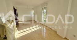 Piso con piscina comunitaria y garaje – Zona La Harinera, Las Cabezas de San Juan
