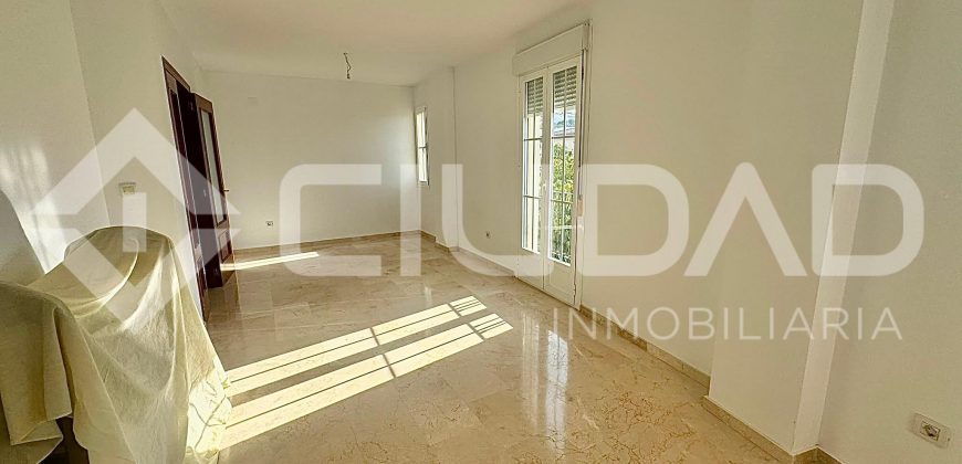 Piso con piscina comunitaria y garaje – Zona La Harinera, Las Cabezas de San Juan