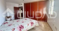 Piso con piscina comunitaria y garaje – Zona La Harinera, Las Cabezas de San Juan