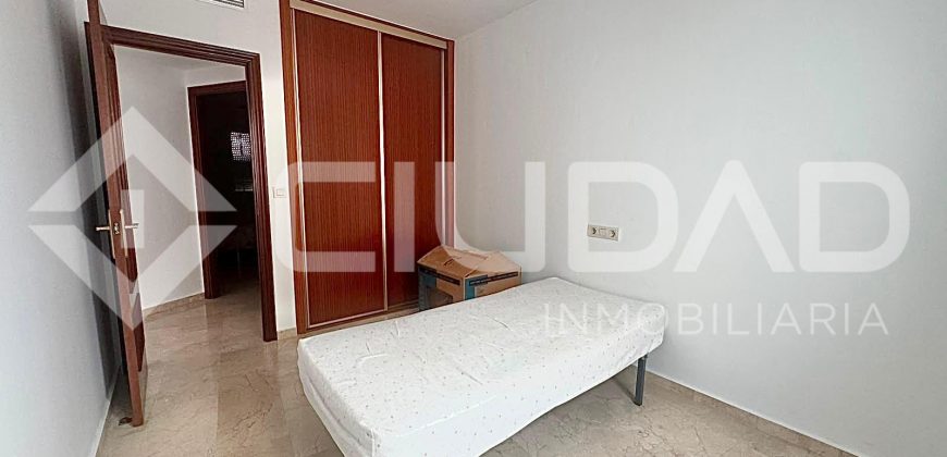 Piso con piscina comunitaria y garaje – Zona La Harinera, Las Cabezas de San Juan