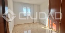 Piso con piscina comunitaria y garaje – Zona La Harinera, Las Cabezas de San Juan