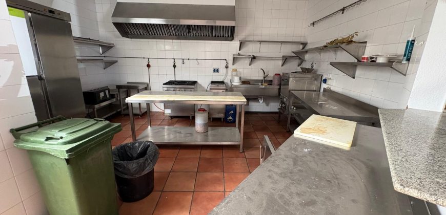 Oportunidad Única: Local Comercial con Vivienda en Planta Primera! Morón de la Frontera.